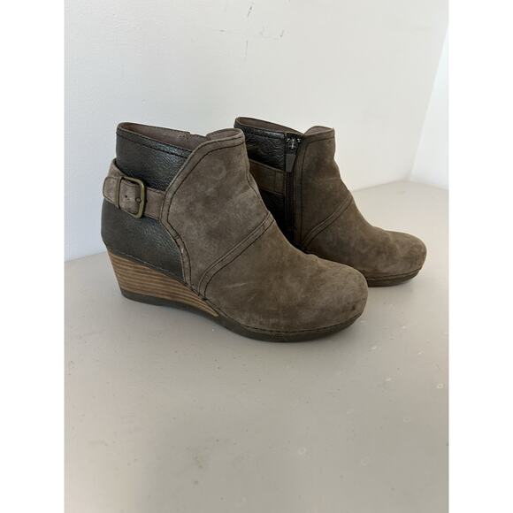 DANSKO Shirley Suede Leather Stacked Heel Ankle Boots Taupe Size EU 38 US 7.5 - Picture 1 of 12